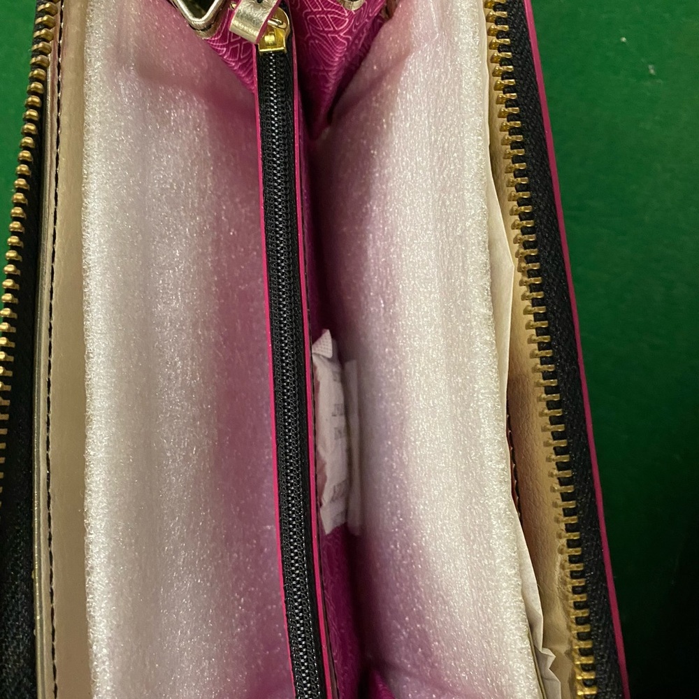 Stella & Dot Wallet